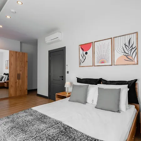 Duplex W Balcony Terrace 5 Min To *