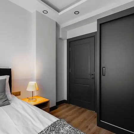 Duplex W Balcony Terrace 5 Min To *