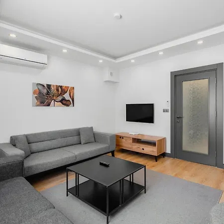 Duplex W Balcony Terrace 5 Min To